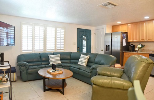 Port Richey House | SF Enjoy Sunset with Dolphin & Manatee