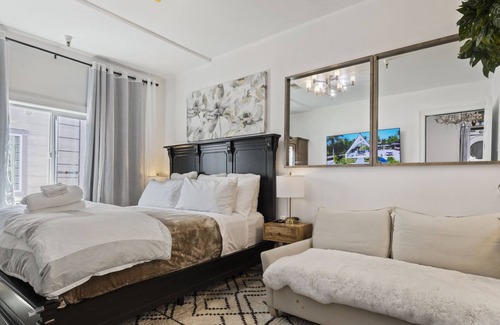 Inner Richmond House | SF King Studio, Next to GGP and hundreds Restaurants