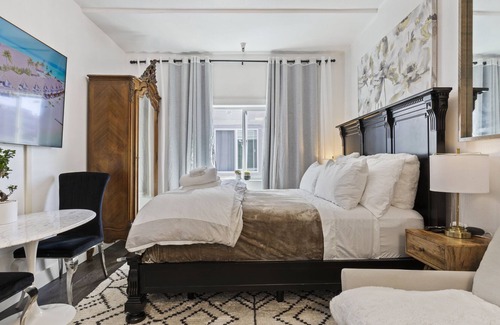 Inner Richmond House | SF King Studio, Next to GGP and hundreds Restaurants