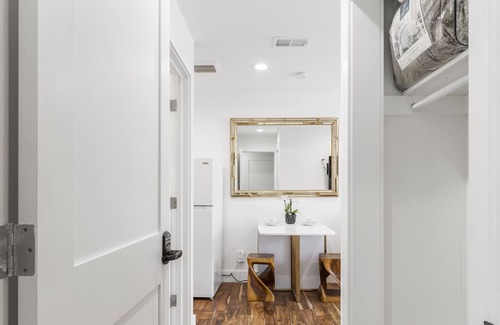 Inner Richmond House | SF Nest Studio by UCSF/GGP/Japantown Walking to everything