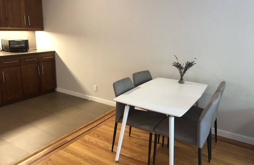Burlingame Park Apartment | SFO | Dtown Burlingame| Kitchen Island | Privacy