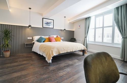 Menai Bridge House | Sgwar-Boutique Rooms