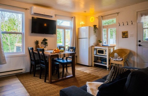 Saint-Tite-des-Caps Ski Chalet | Shack Cozy w/spa - near Massif Charlevoix & MSA