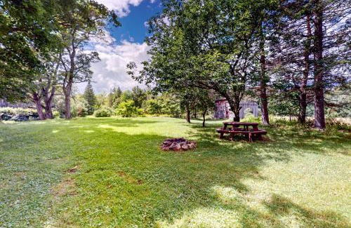 North Creek House | Shady Acres