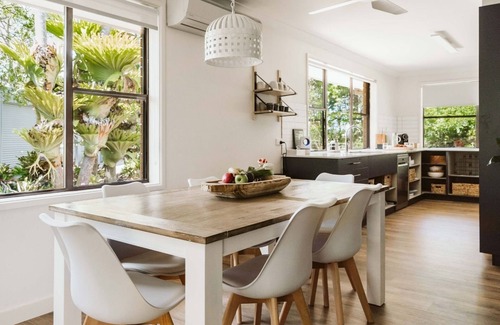 Narrawallee House | Shady Acres - Waterfront Escape