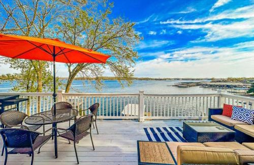 Lake Ozark House | Shady Gator Cove-3bed2bathhottubfirepitdock