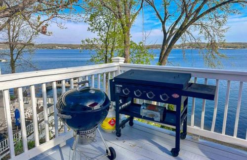 Lake Ozark House | Shady Gator Cove-3bed2bathhottubfirepitdock