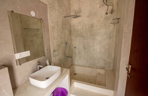 Bommayapalayam Hotel | Shambala Resort