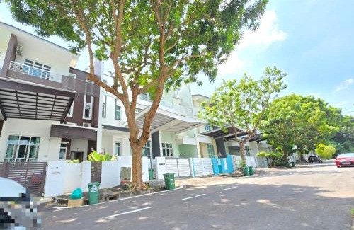 Tanjung Bungah House | Shamrock Beach Villas - Batu Ferringhi
