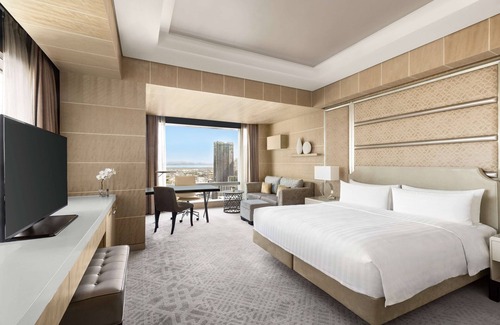 Bonifacio Global City Hotel | Shangri-La The Fort, Manila