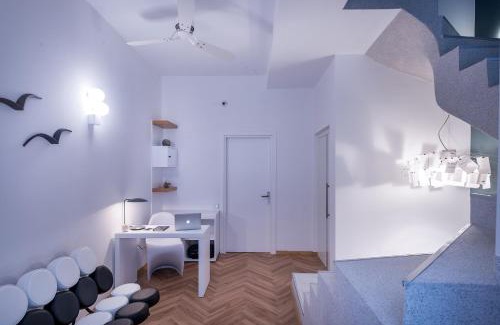 Ermoupoli Hotel | Shapes Luxury Suites