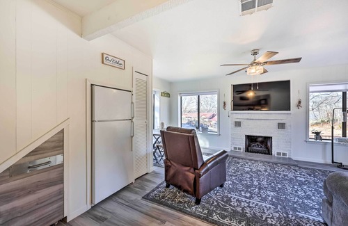 Grove House | Shared Boat Dock: Lakefront Grove Getaway!