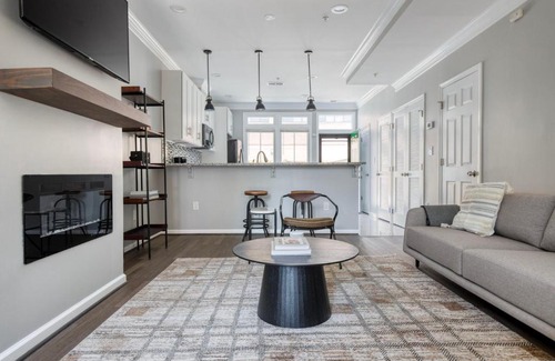 Le Droit Park Apartment | Shaw 2br w backyard wd nr nightlife WDC-689