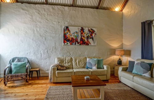 Tiparra Other | Shearers Quarters, fully renovated cosy cottage for couples or families.