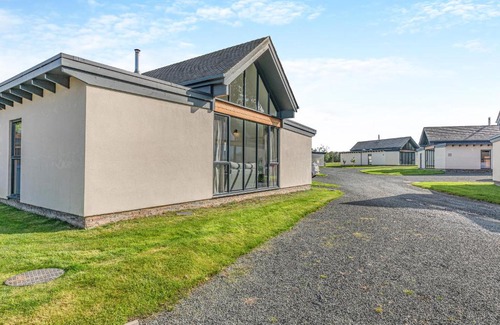 Bamburgh House | Shearwater Lodge