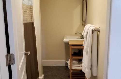 Edgecomb Apartment | Sheepscot Harbour Studio #207