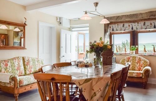 Holmfirth House | Shelduck Cottage