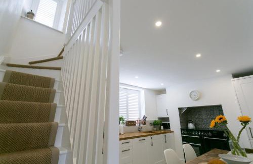 Menai Bridge House | Shell Cottage
