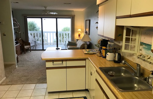 Crawfordville House | Shell Point Beach Town Home. Beautiful Waterfront Townhome. Includes Wi-Fi