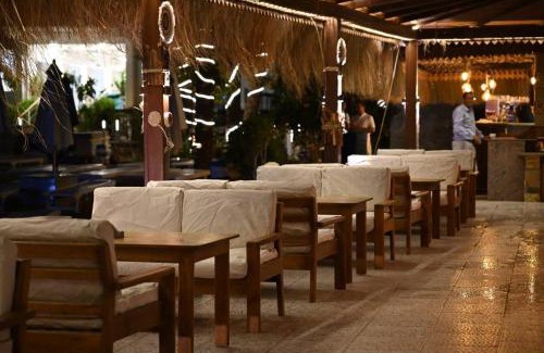 Sakkala Hotel | Shellghada Blue Beach
