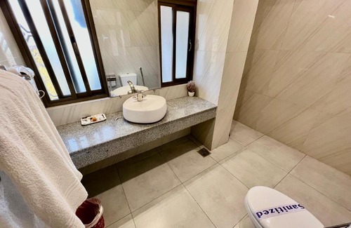 Blue Area Hotel | Shelton's Ambassador