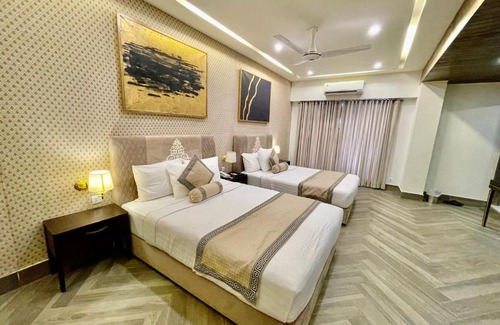 Blue Area Hotel | Shelton's Ambassador