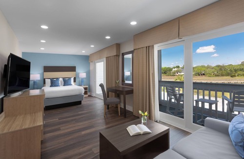 Mount Pleasant Hotel | Shem Creek Inn
