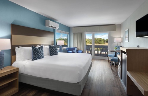Mount Pleasant Hotel | Shem Creek Inn