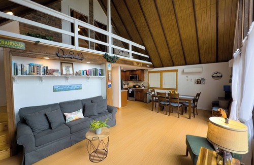 Luray Cabin | Shenandoah Solitude in the Blue Ridge mountains