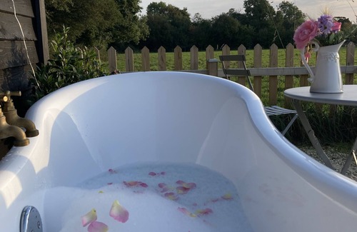 Langport Cabin | Shepherd Hut in Private Meadow With Outdoor Bath