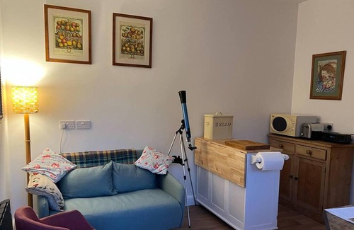 Peterstow Cabin | Shepherd's Hut in a Herefordshire Cider Orchard