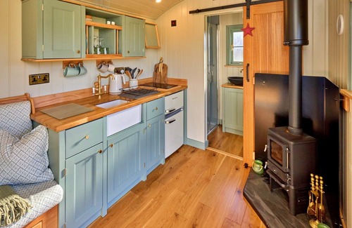 Hemingby Cottage | Shepherd's Hut in Horncastle near Cadwell Park