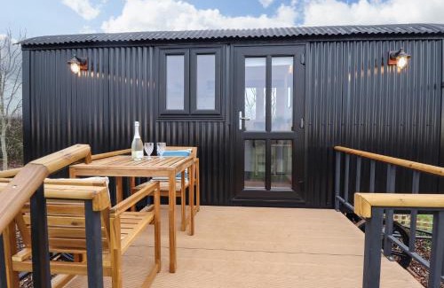 Aubourn House | Shepherds Hut - Oak