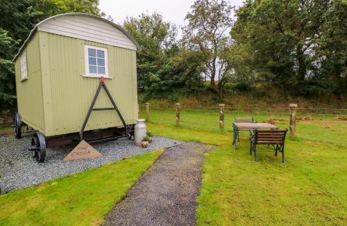 Milford Haven House | Shepherds Hut - The Crook