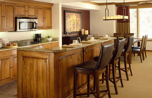 Steamboat Springs Villa | Sheraton 2BR, 2BA - New Years Week 2025-26. 100% Mountainfront Ski-in & Out!