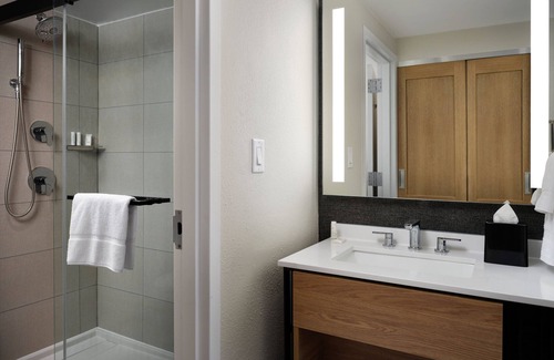 Grand Rapids Hotel | Sheraton Grand Rapids Airport Hotel