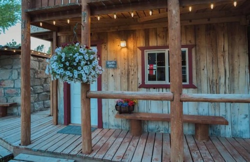 Idaho Falls Apartment | Sheriff's Office Cabin At Mountain River Ranch