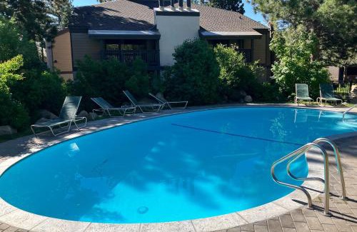 Mammoth Lakes Apartment | Sherwin Villas B13