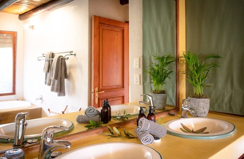 Hoedspruit Cabin | Shimungwe lodge