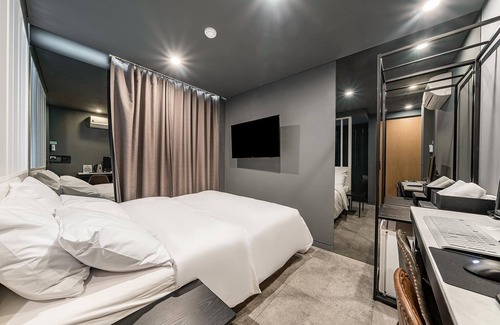 Sinchon-dong Hotel | Shinchon Wol Hotel