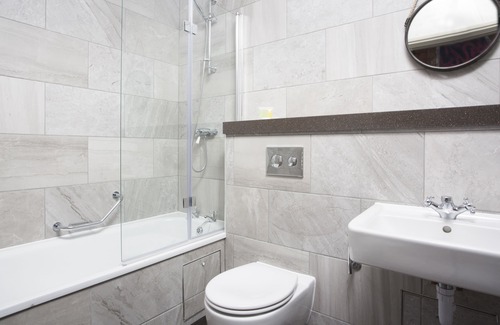 Chatham Hotel | Ship & Trades