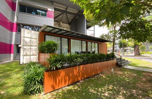 Queenstown Hotel | Shipping Container Hotel At One-north
