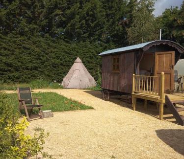 Nettleton House | Shirehill Farm