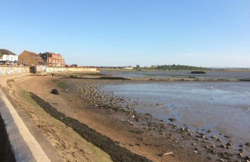 Leysdown-on-Sea Ski Chalet | Shirls chalet in Sheppey, Leysdown