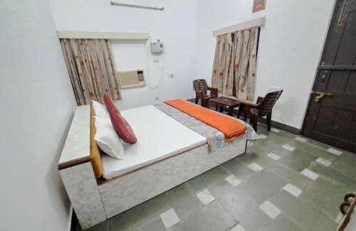 Mahmoorganj House | Shivansh stays