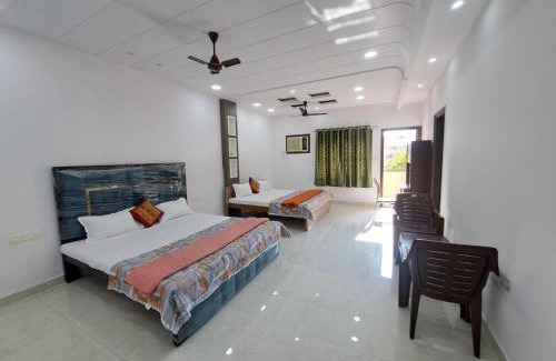 Mahmoorganj House | Shivansh stays
