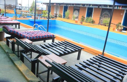 Sauraha Hotel | Shivas Hippies Colony