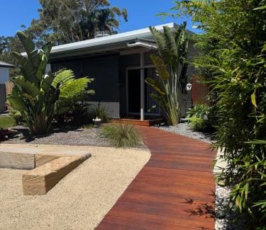 Shoal Bay Villa | Shoaly House Cottage - A charming coastal escape