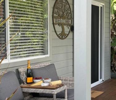 Shoal Bay Villa | Shoaly House Cottage - A charming coastal escape