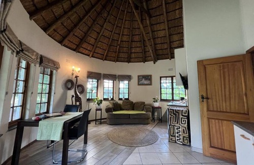 Greater Johannesburg Metropolitan Area Ski Chalet | SHONALANGA - Secured cottage in equestrian estate - LOADSHEDDING FREE!